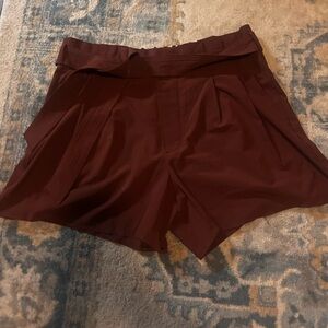 Women’s Athleta paper bag shorts
